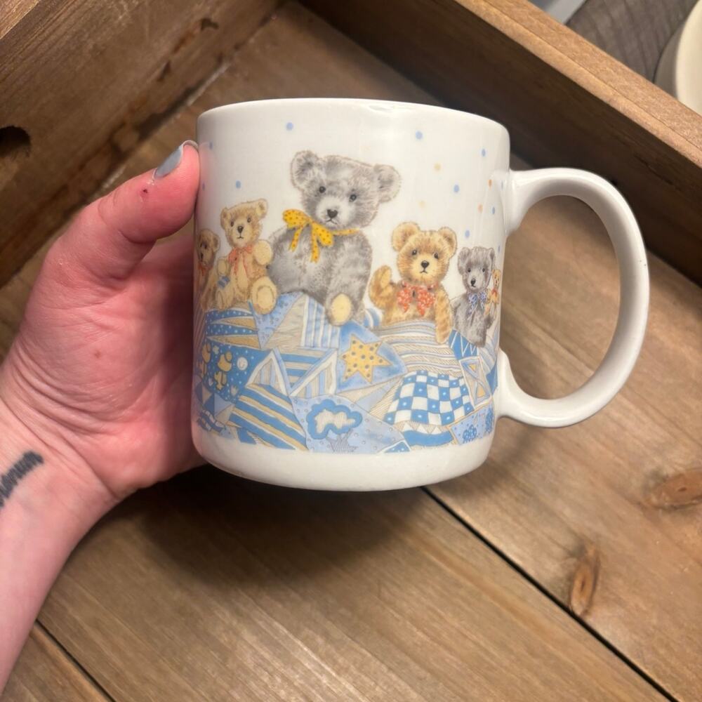 Vintage Mugworks Playtime Teddy Design Coffee Mug
